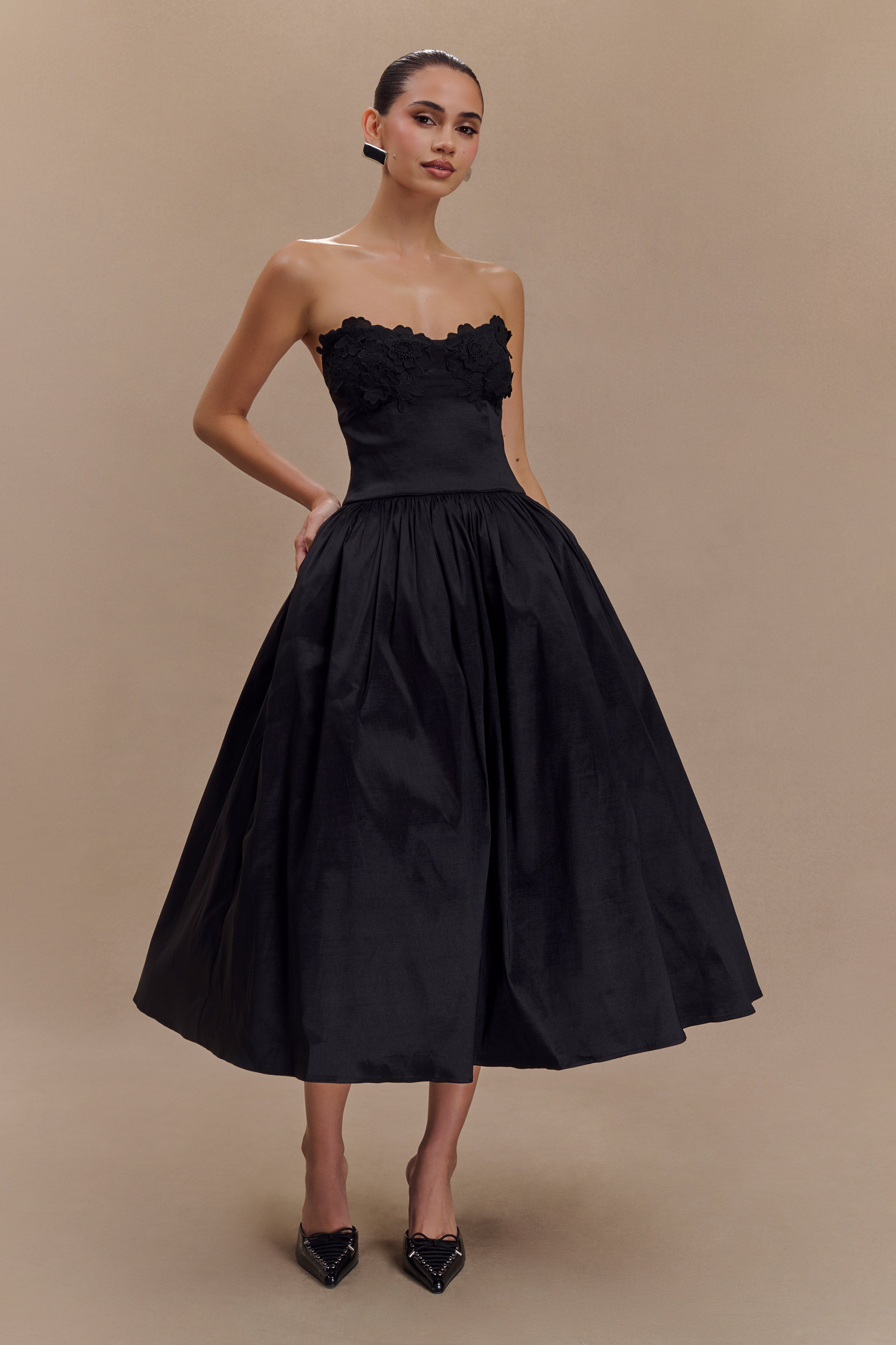 Elyssa Embroidered Midi Dress - Black