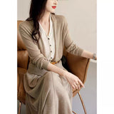 2025 Autumn Suit Hit Fake Two V-Neck Knitted Cardigan / Actually Tight Waist Half-Dressed Woman HZ1220