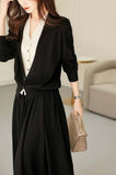 2025 Autumn Suit Hit Fake Two V-Neck Knitted Cardigan / Actually Tight Waist Half-Dressed Woman HZ1220